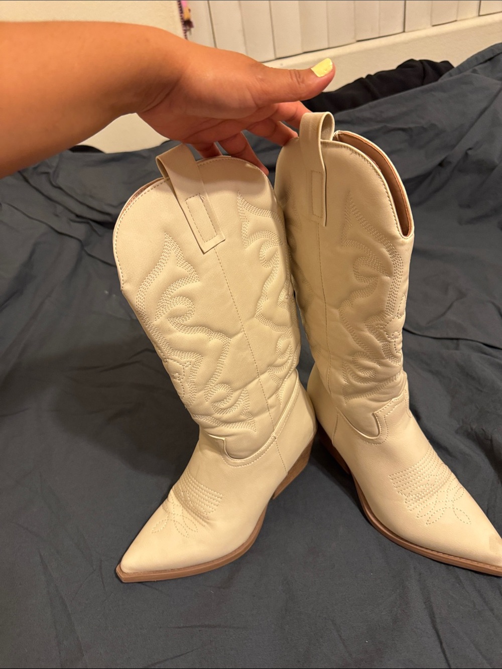 Windsor Cream Western Heeled Pull-On Boots - Picture 8 of 8
